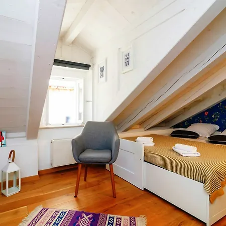 Apartment Art Arthur By Duhomes *