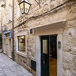 Art Arthur By Duhomes 3*